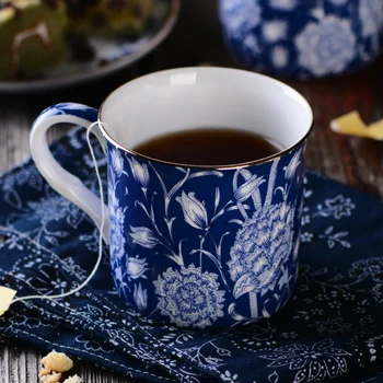 [Костяной фарфор] Кружка из костяного фарфора с синим цветком, Легкая керамическая чашка для чая 300 мл