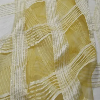 Желтая шелковая жаккардовая чистая оригинальная ткань с геометрической чеканкой для шарфа для костюма Сексуальной Леди